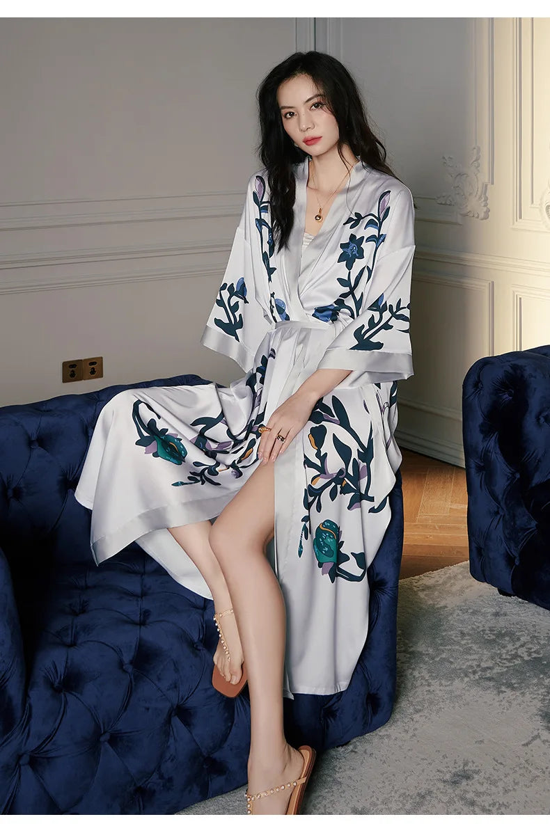 Ensemble de salon en satin kimono The Empress