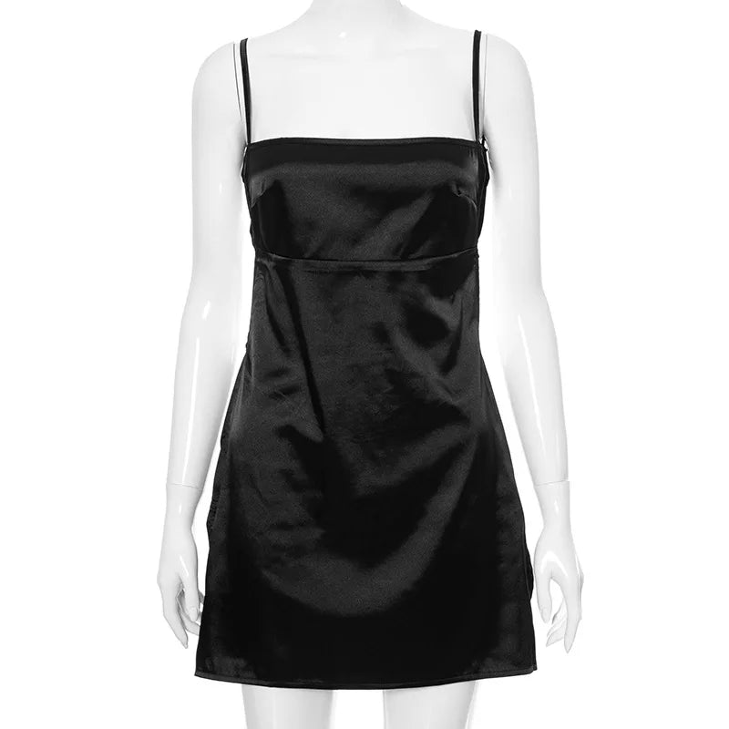 Robe mini sexy en satin dos nu, pyjama tendance pour femme, tenue d'été élégante avec fente et bandage, idéale pour la maison, décontractée et douce, style gothique