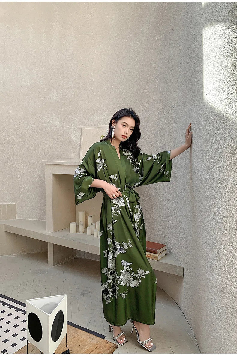 Ensemble de salon en satin kimono The Empress