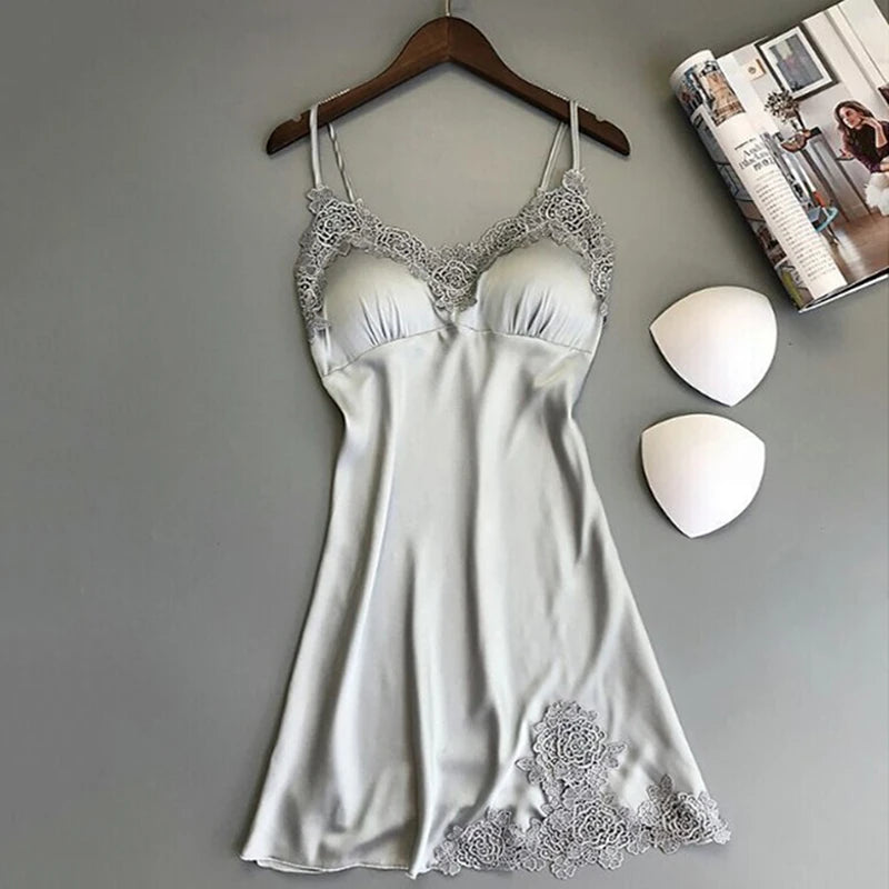 Pyjama sexy en soie pour femme, chemise de nuit à bretelles, printemps et été, en soie glacée, col licou fin, service à domicile, robes de nuit en satin