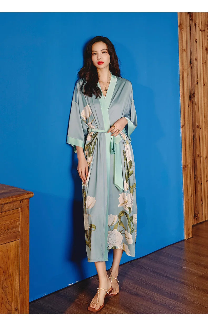 Ensemble de salon en satin kimono The Empress