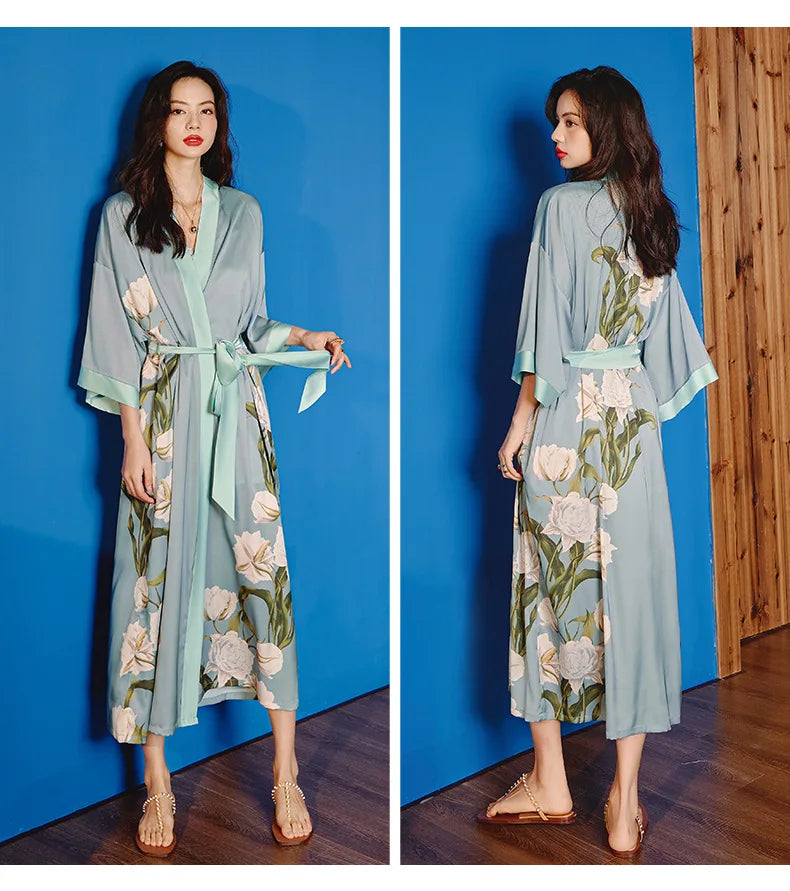 Ensemble de salon en satin kimono The Empress