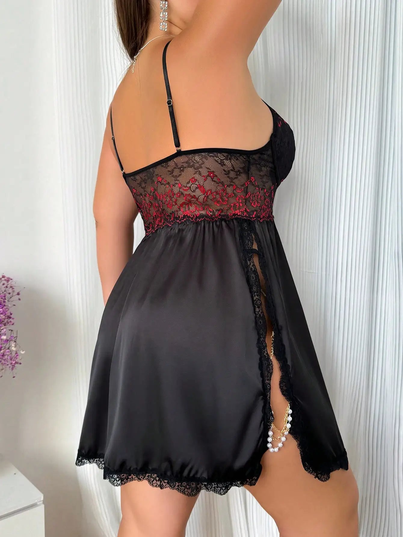 Pyjama et vêtements de maison élégants et sexy en dentelle satinée brodée, fente latérale, jupe longue grande taille à poitrine ouverte