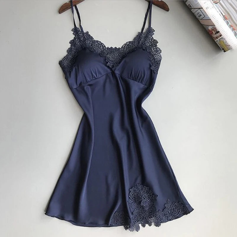 Pyjama sexy en soie pour femme, chemise de nuit à bretelles, printemps et été, en soie glacée, col licou fin, service à domicile, robes de nuit en satin