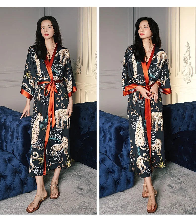 Ensemble de salon en satin kimono The Empress
