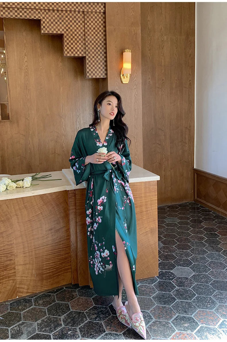 Ensemble de salon en satin kimono The Empress