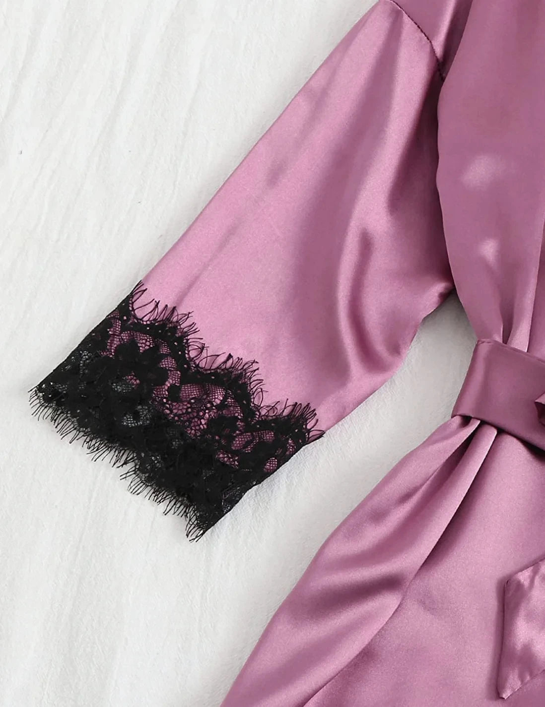 Pyjama tendance pour femme, imprimé, sexy, bordure en dentelle, imitation soie, satin, doux pour la peau, confortable, vêtements de détente, pyjama sexy