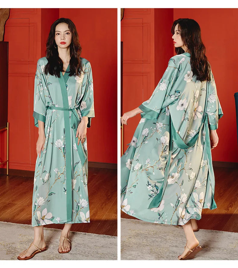 Ensemble de salon en satin kimono The Empress