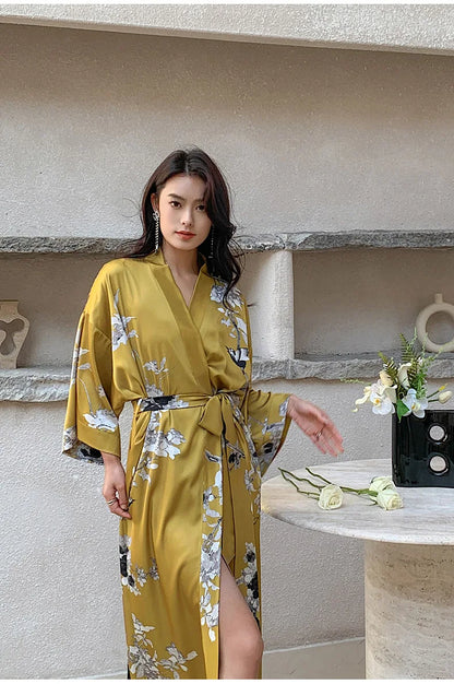 Ensemble de salon en satin kimono The Empress